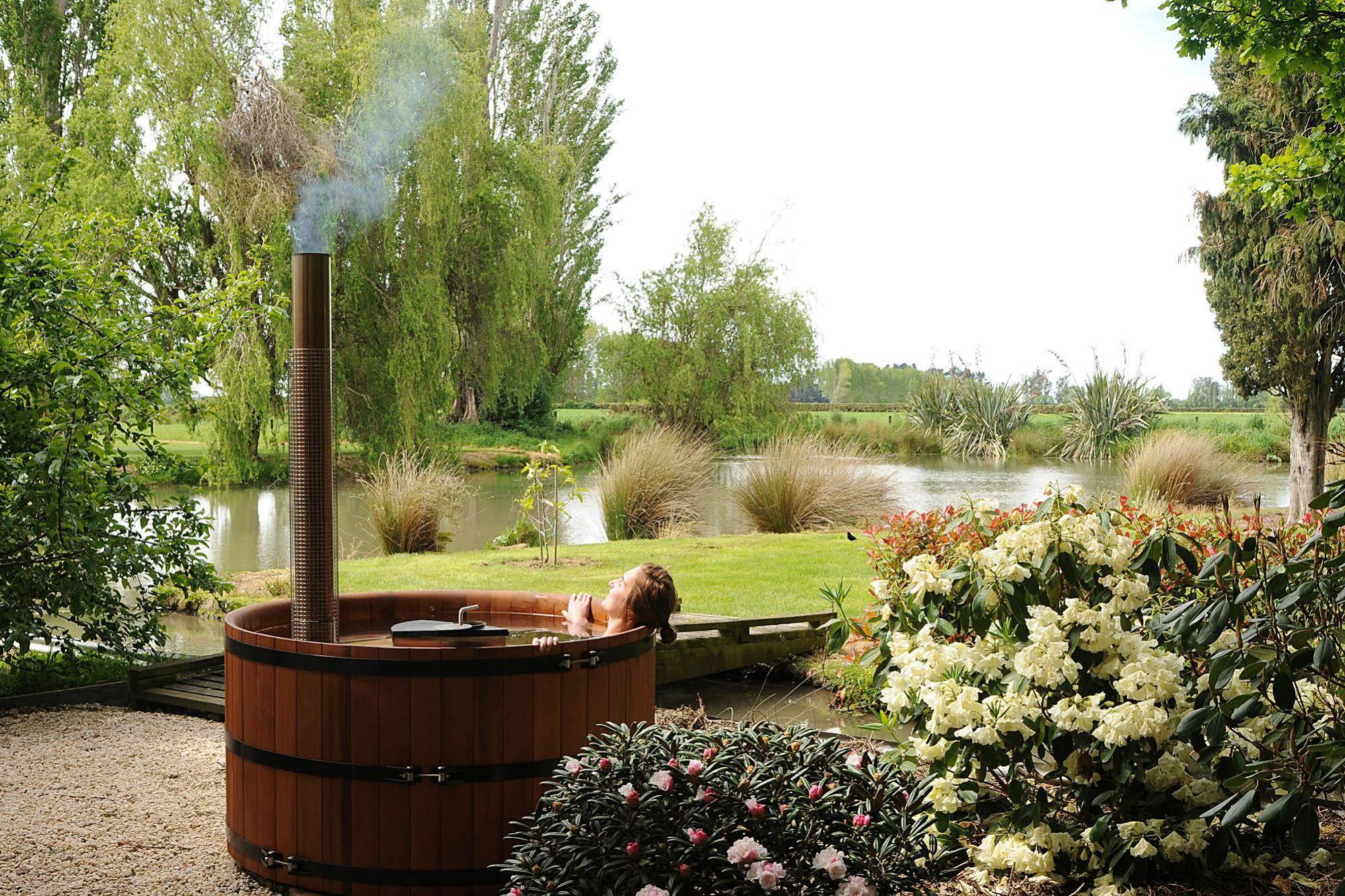 Revive On Oakview Boutique Beauty And Accommodation Ashburton Bagian luar foto